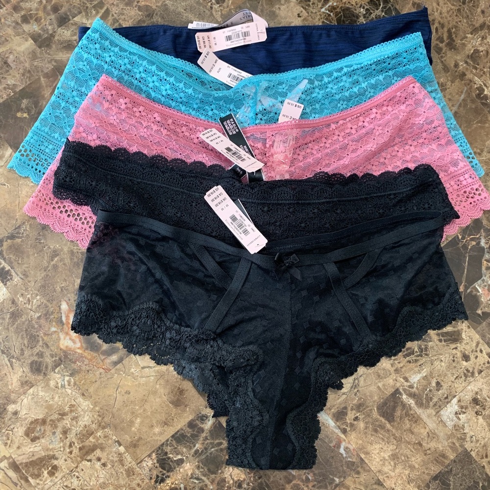 Bundle 5 size M Victoria’s Secret